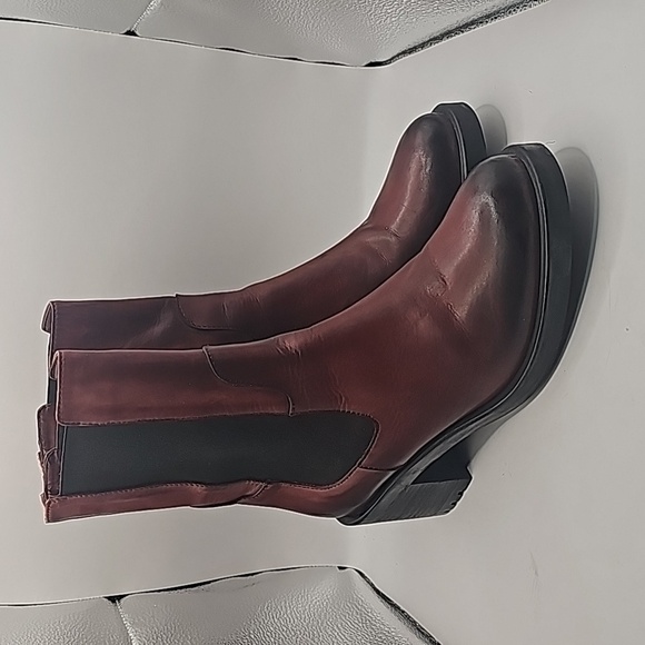 Emanuel Castro Chelsea Leather Heeled Boots size 39 - Picture 1 of 7